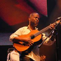 Portrait of Earl Klugh