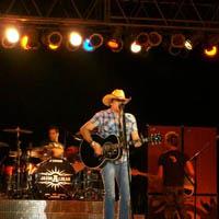 Portrait of Jason Aldean