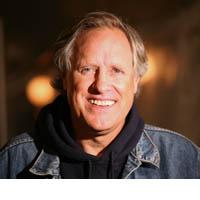 Portrait of Tom Chapin