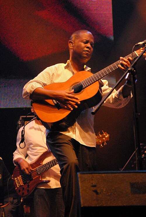 Portrait of Earl Klugh