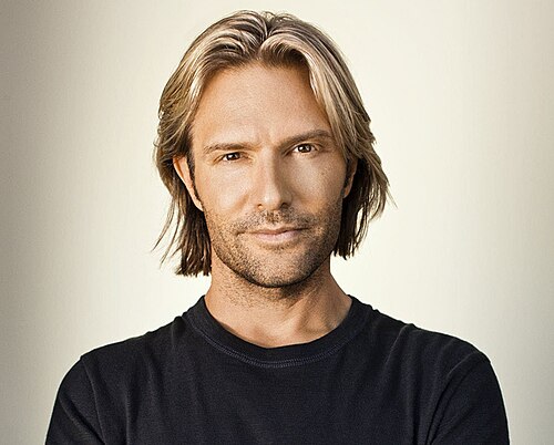 Portrait of Eric Whitacre
