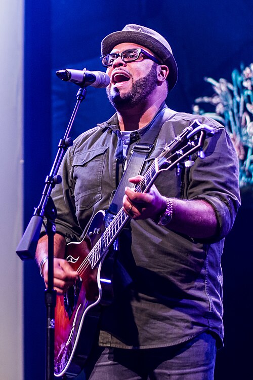 Portrait of Israel Houghton