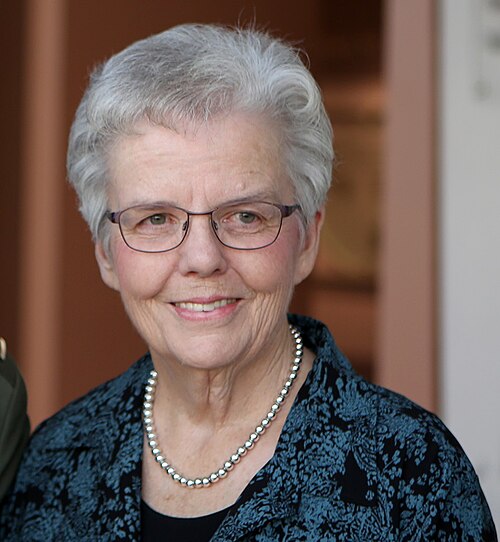 Portrait of Janice Kapp Perry