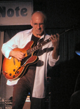 Portrait of Larry Carlton