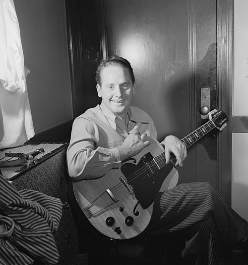 Portrait of Les Paul
