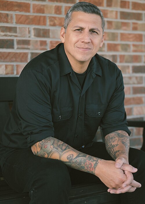 Portrait of Mike Elizondo