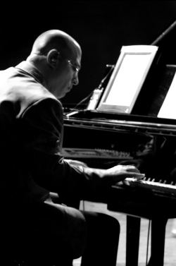 Portrait of Mike Garson