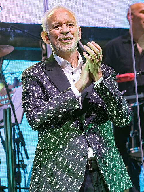 Portrait of Phil Manzanera